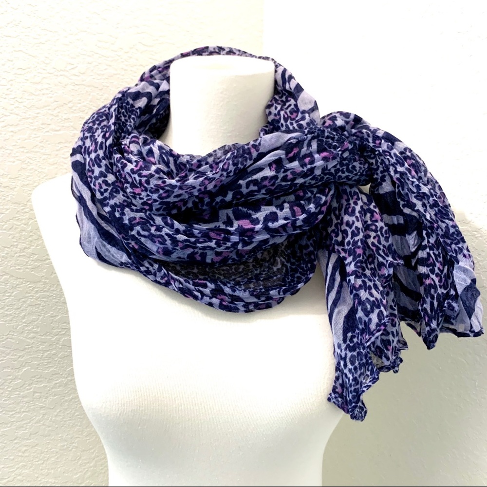 AMRITA SINGH Scarf